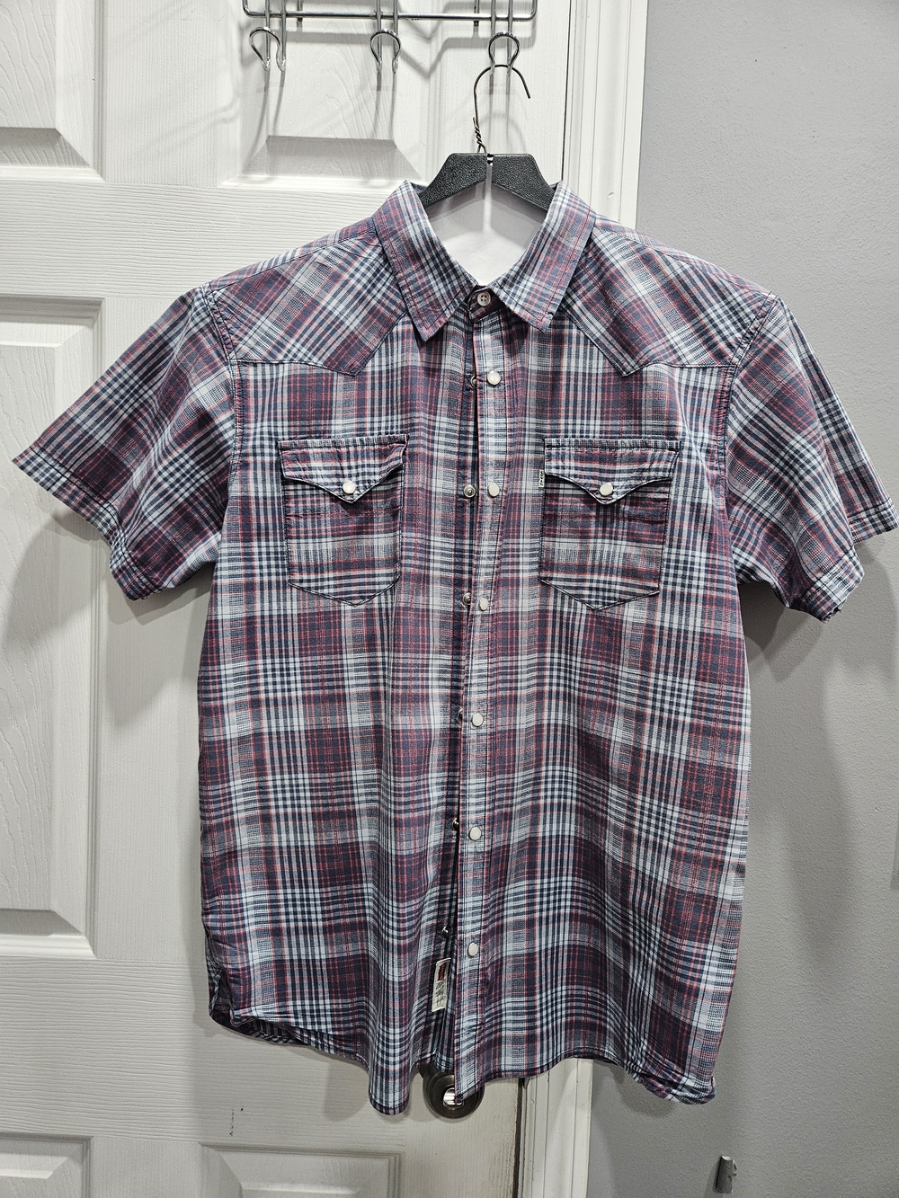 Levi's Short-Sleeve Plaid Button-Down Shirt — Red & Blue